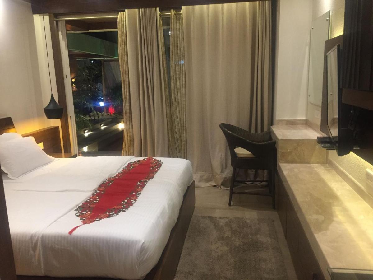 Shivers Oasis Luxury Boutique Resort Кандолим Экстерьер фото