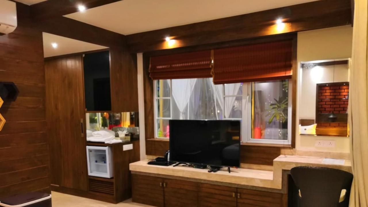 Shivers Oasis Luxury Boutique Resort Кандолим Экстерьер фото