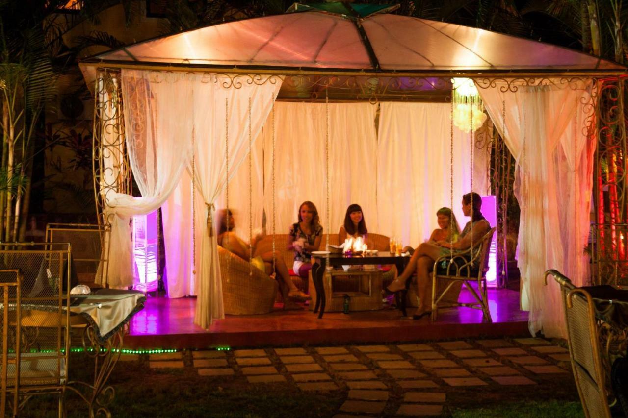 Shivers Oasis Luxury Boutique Resort Кандолим Экстерьер фото